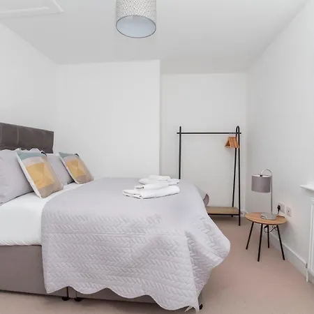 Holiday home The Ebor With Hot Tubs *