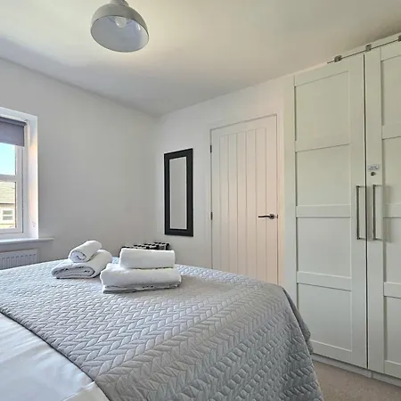 The Ebor With Hot Tubs York