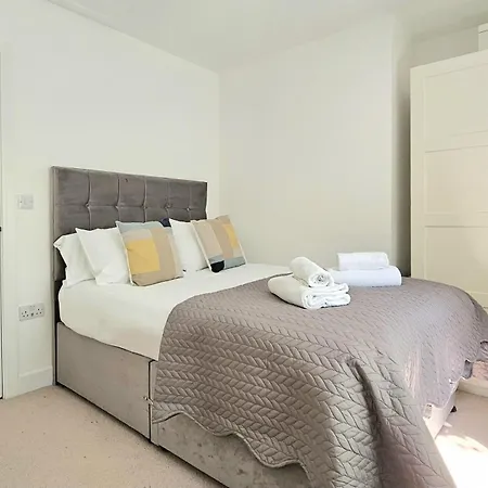 The Ebor With Hot Tubs * York